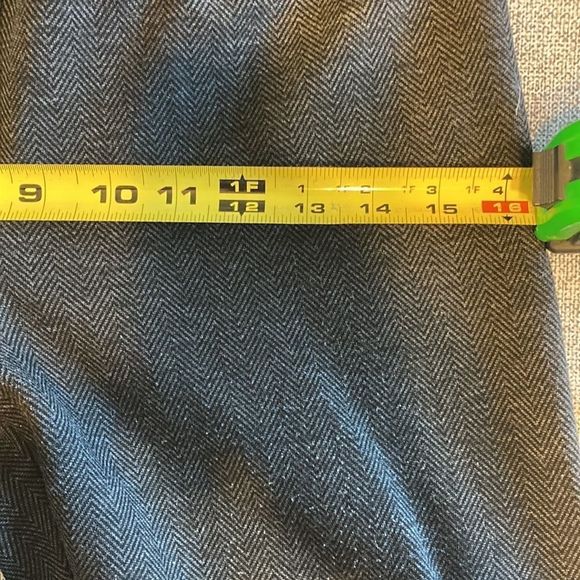 Trina Turk Cropped Pants - Picture 4 of 9